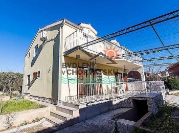 Dům s dvěma apartmány Rogoznica