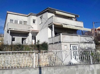 Dům s pěti apartmány u pláže k dokončení