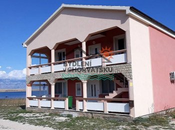 Apartmánový dům o samotě u moře