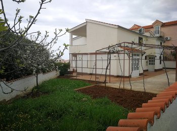 Dům se 4 apartmány u moře