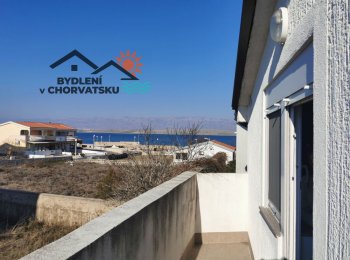 Apartmán s dvěma terasami 70 metrů od pláže