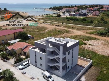 Penthaus s bazénem 200 metrů od pláže
