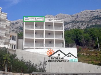 Apartmán ve 4.patře 70 metrů od moře v Marušići