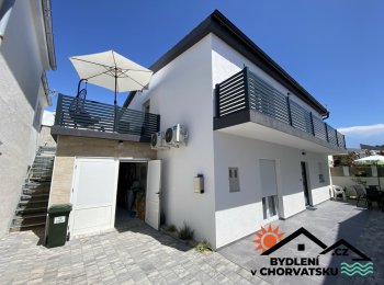 Moderní dům ve 2.řadě od moře