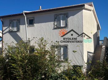 Dům se dvěma apartmány na Viru