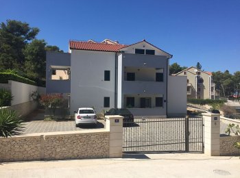 Apartmány s dvěma ložnicemi na ostrově Brač