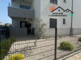Apartmán se zahrádkou 90 metrů od pláže  