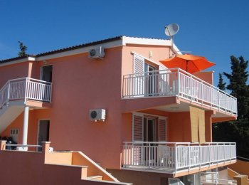 Apartmán 52 m2 v novostavbě v ROGOZNICI u ŠIBENIKU