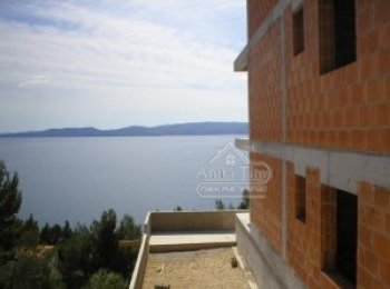 OMIŠ, MARUŠIĆI – rozestavěný dům